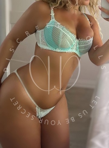 Toronto Escort Cleo19  DD Adult Entertainer in Canada, Female Adult Service Provider, Escort and Companion.