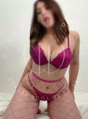 Toronto Escort KamilaDD Adult Entertainer in Canada, Female Adult Service Provider, Colombian Escort and Companion.